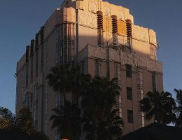 9 Chic Los Angeles Ensembles That Exemplify West Coast Style