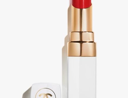 Rihanna Unveils New Fenty Beauty Gloss Bomb Oil in Spectacular Debut