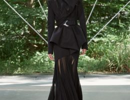 Jennie's Chanel Pre-Fall Couture Reflects Parisian Grace