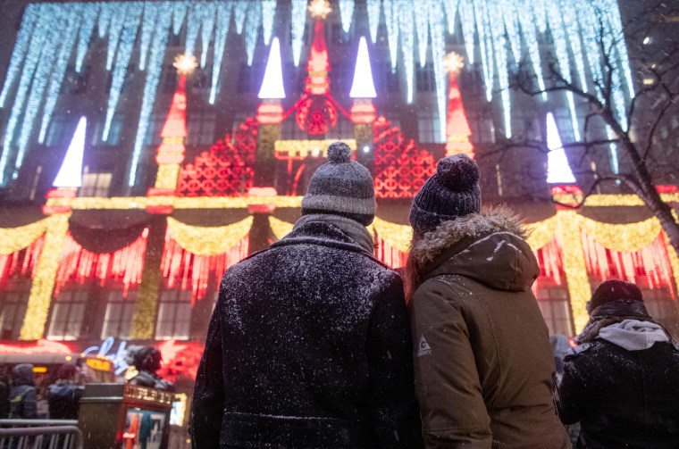 Advance Access to Black Friday Offers at Saks Fifth Avenue