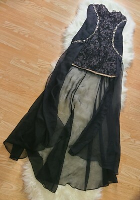 Five Gorgeous Black Lace Gowns to Enchant and Dazzle