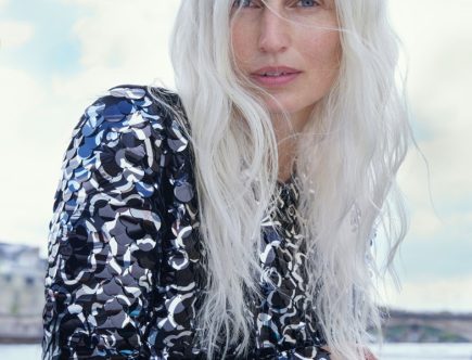 Gisele Bundchen Radiates Opulence on Vogue Brazil Cover (Images)