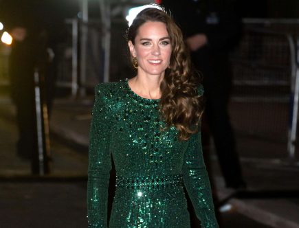 How to Fashion Sequin Dresses and Accessories: Professional Advice