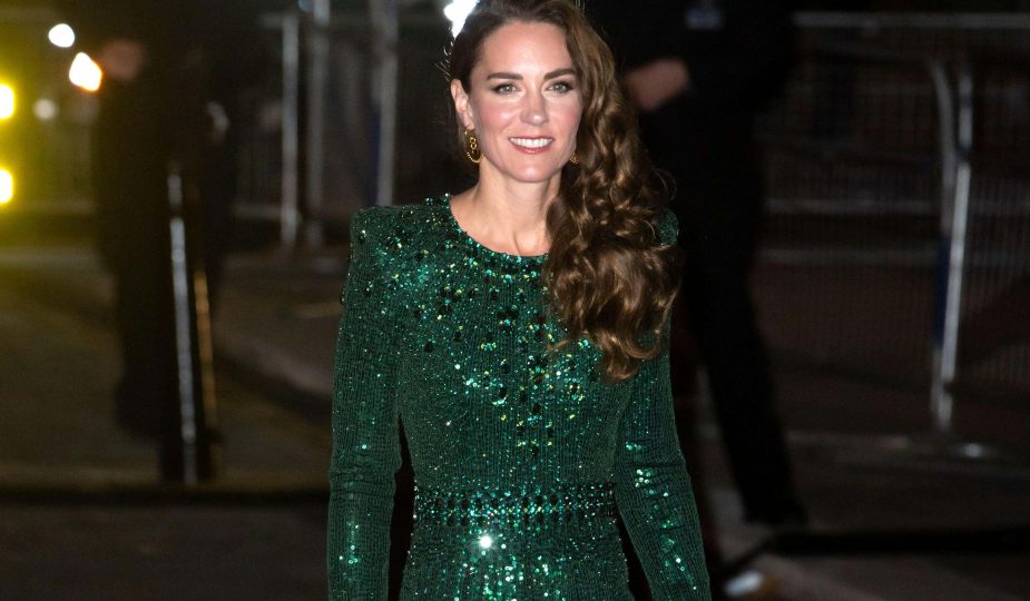 How to Fashion Sequin Dresses and Accessories: Professional Advice