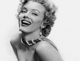 GUESS Celebrates Marilyn Monroe: Display at MUDEC and Capsule Collection Merging Fashion, Photography, and Modern Culture